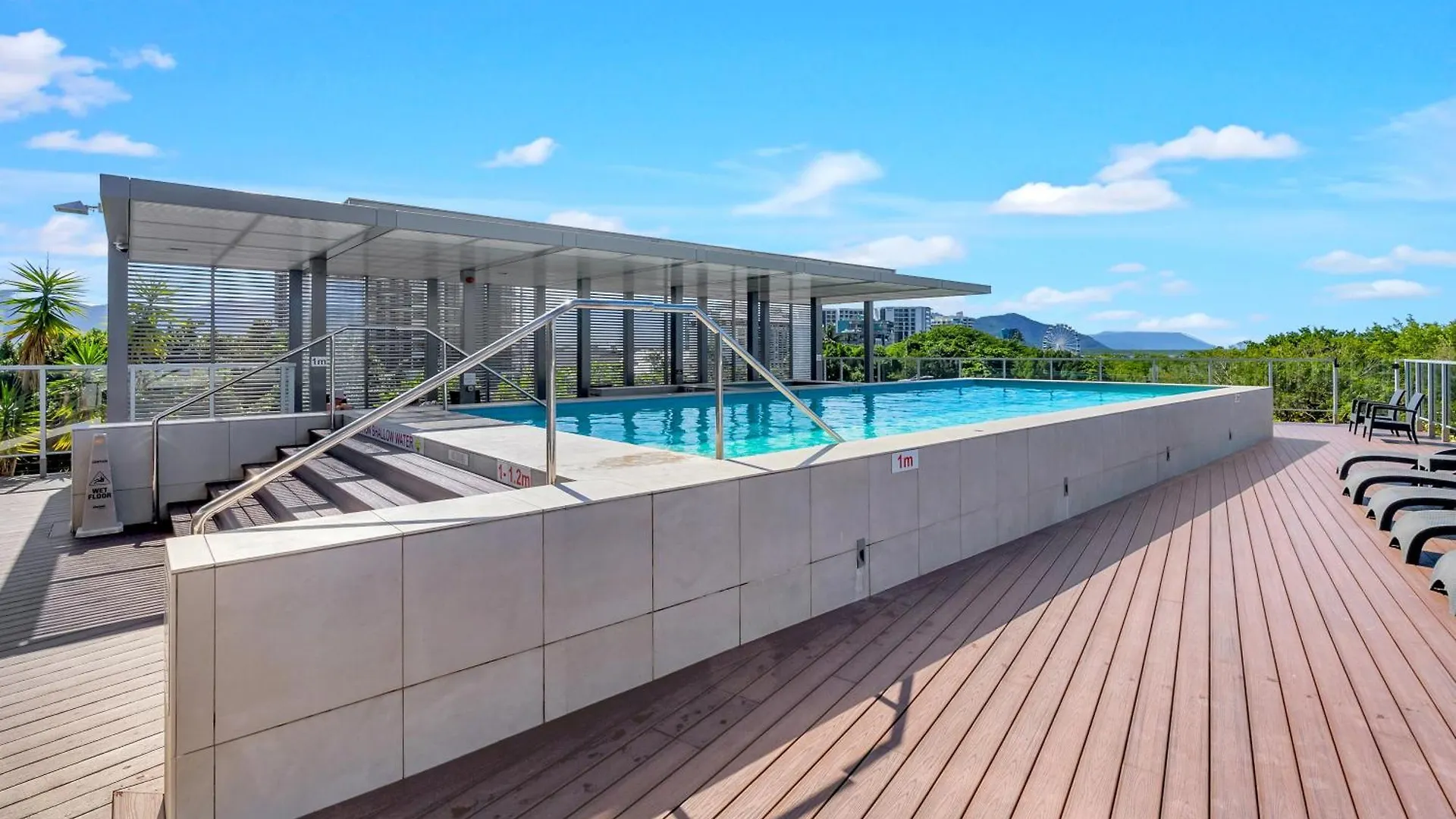 Central Haven Couples Retreat At Harbour Lights Cairns 0*,  Australien