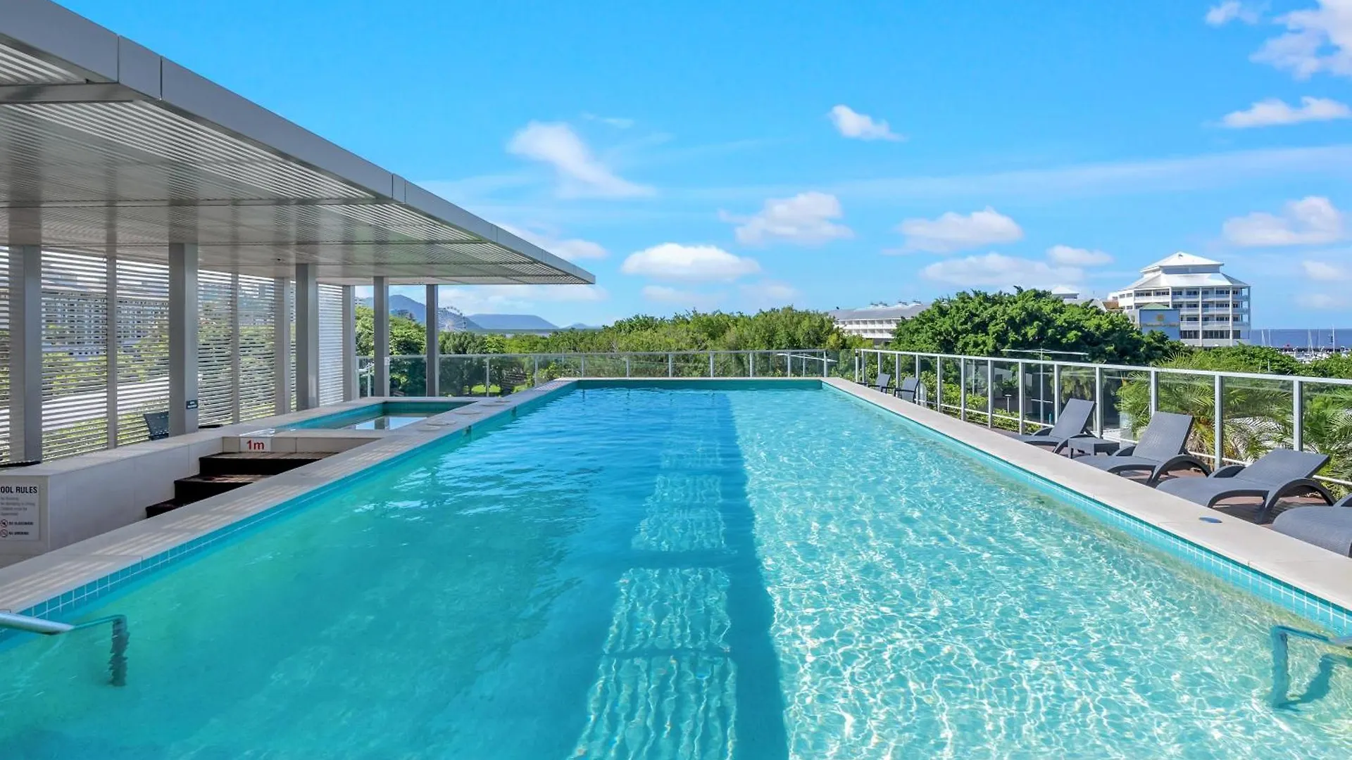 Central Haven Couples Retreat At Harbour Lights Cairns Apartment